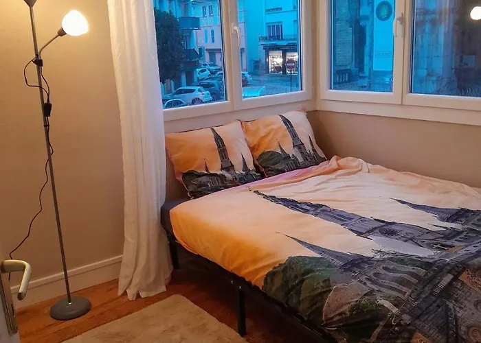 Vue De Reve Dans De Standing - Vous Faites Le Menage-very Good Prices But Have To Cle-an Th-e Flat Apartman Lourdes