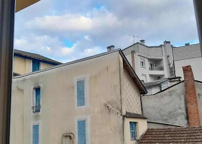 Vue De Reve Dans De Standing - Vous Faites Le Menage-very Good Prices But Have To Cle-an Th-e Flat ルルド