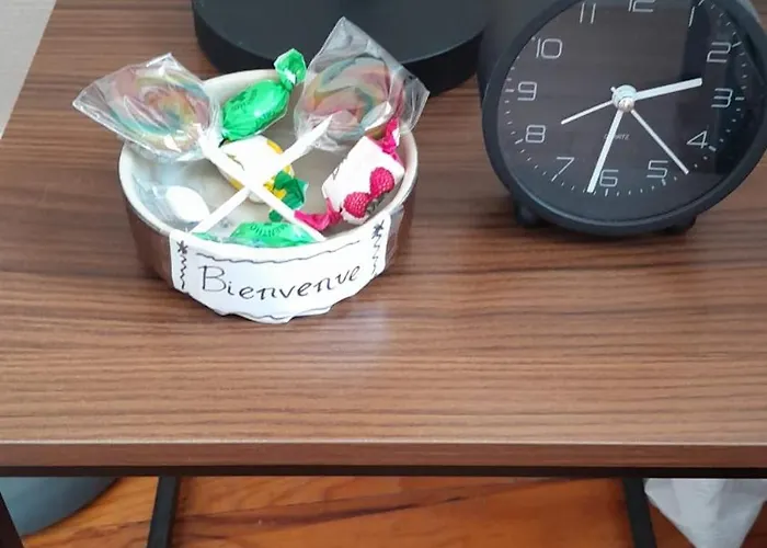 Vue De Reve Dans De Standing - Vous Faites Le Menage-very Good Prices But Have To Cle-an Th-e Flat Appartement