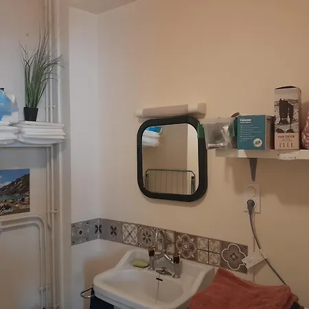 Vue De Reve Dans De Standing - Vous Faites Le Menage-very Good Prices But Have To Cle-an Th-e Flat Apartament Lourdes