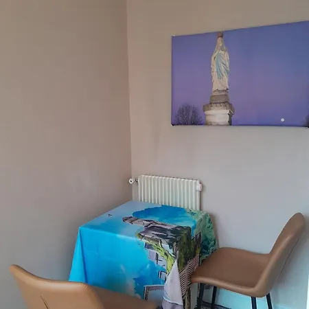 Vue De Reve Dans De Standing - Vous Faites Le Menage-very Good Prices But Have To Cle-an Th-e Flat Διαμέρισμα Λούρδη