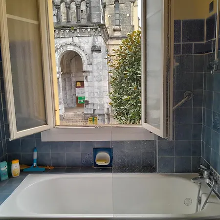 Vue De Reve Dans De Standing - Vous Faites Le Menage-very Good Prices But Have To Cle-an Th-e Flat Λούρδη