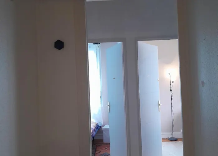 Vue De Reve Dans De Standing - Vous Faites Le Ménage-very Good Prices But Have To Cle-an Th-e Flat Appartement Lourdes